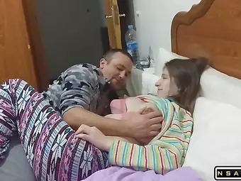 Türk kadınlarının konuşmalı sikişini izle resmi