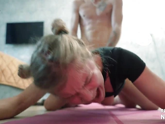 Yoga öğretmeni  resmi